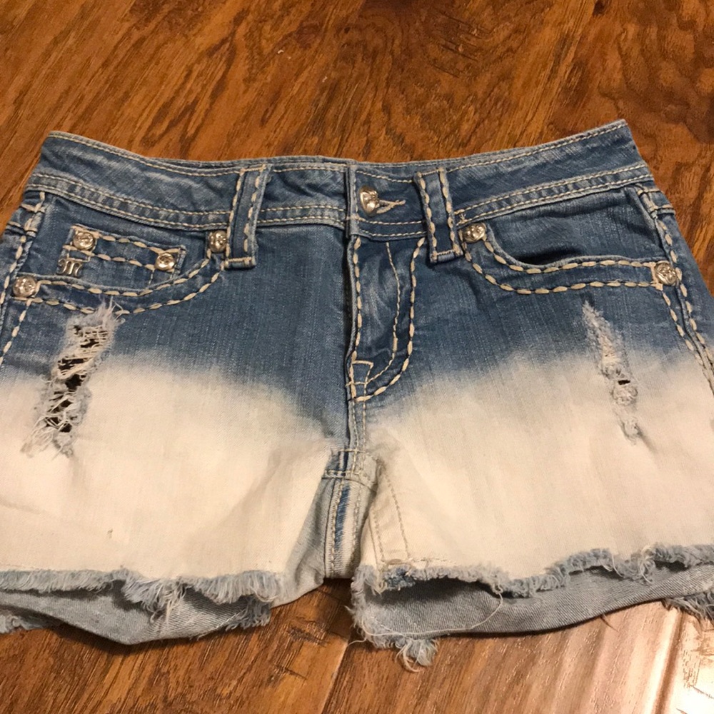 Miss Me shorts size 27
